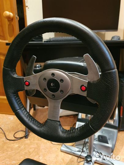 Комплект Logitech G25 Racing Wheel