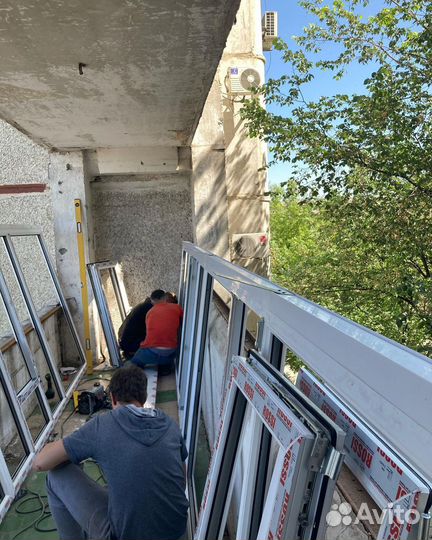 Обшивка балконов и лоджий под ключ