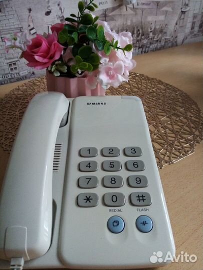 Кнопочный телефон samsung