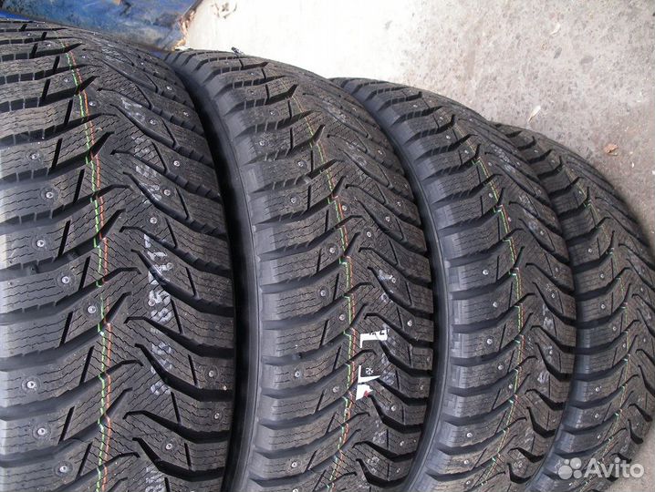 Kumho WinterCraft Ice WI31 225/40 R19 93T