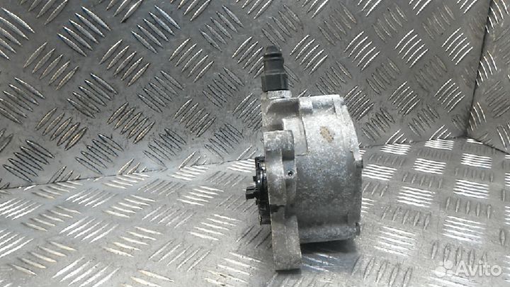 Насос вакуумный Volvo S40