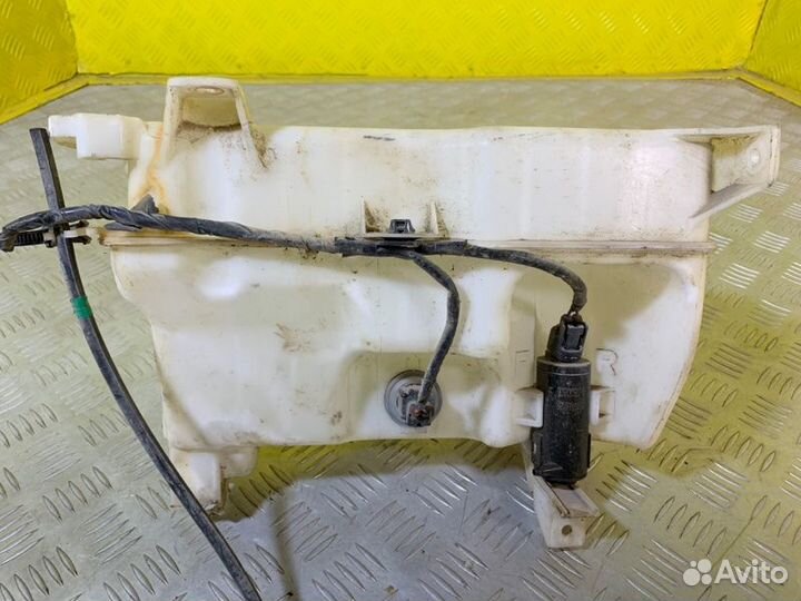 Бачок омывателя Toyota Hilux (2015-2021) 2.4 D