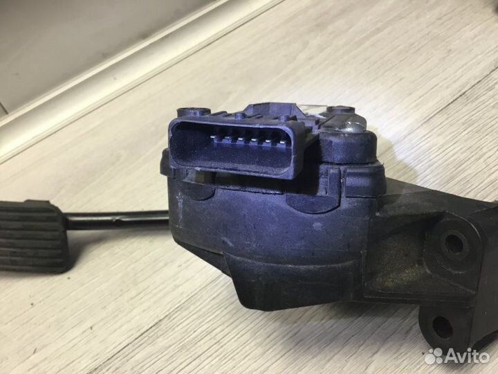 Педаль газа Opel Vectra 1.9 2007