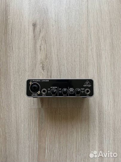 Микрофон AKG p220