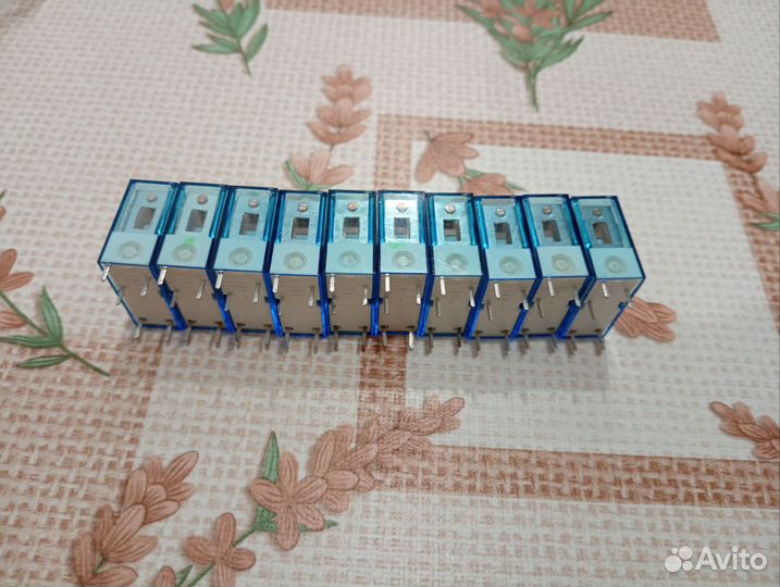 Реле Finder 40.51.9.024.0000 новые