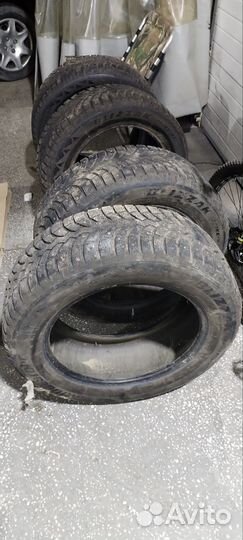 Bridgestone Blizzak Spike-02 235/60 R18