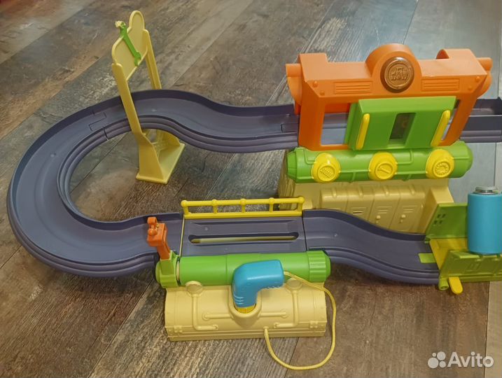 Ремонтная станция Chuggington Tomy оригинал