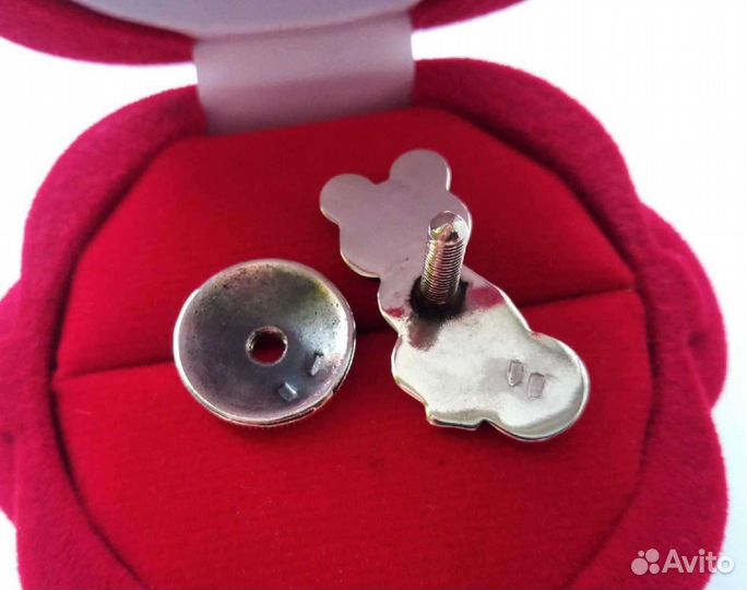 Знак, значок серебро 925 Олимпийский мишка. Футбол