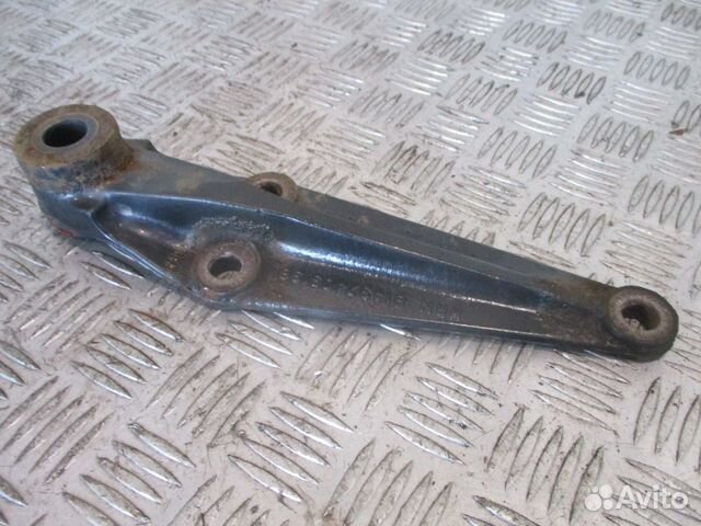 Кронштейн переднего амортизатора MAN 81437400196