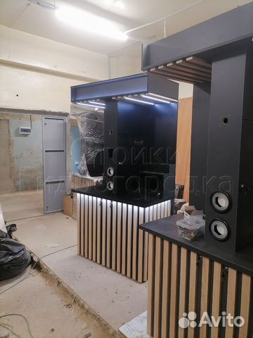 Стойка для кофейни самообслуживания. Кофе-стойка