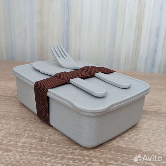 Ланчбокс с приборами