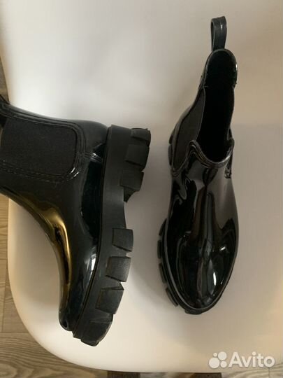 Резиновые ботинки 39