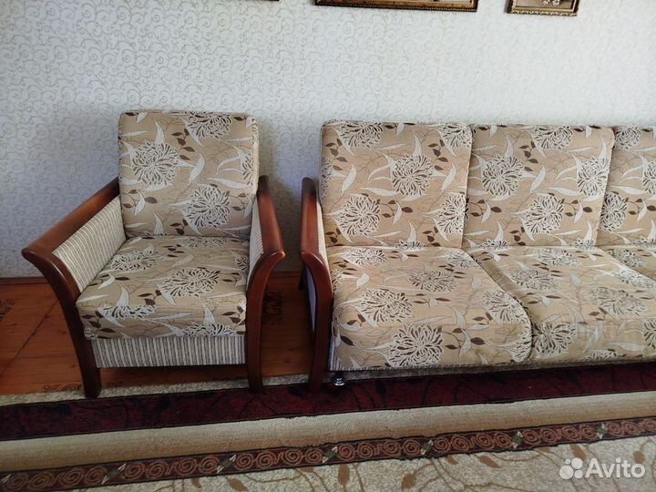 Диван и кресло бу