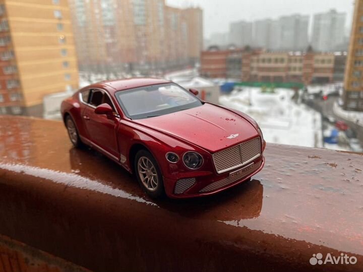 Модель металлическая Bentley Continental GT Красны