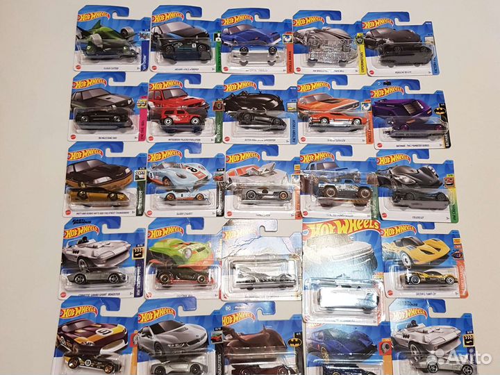 Машинки хот вилс hot wheels,оригинал