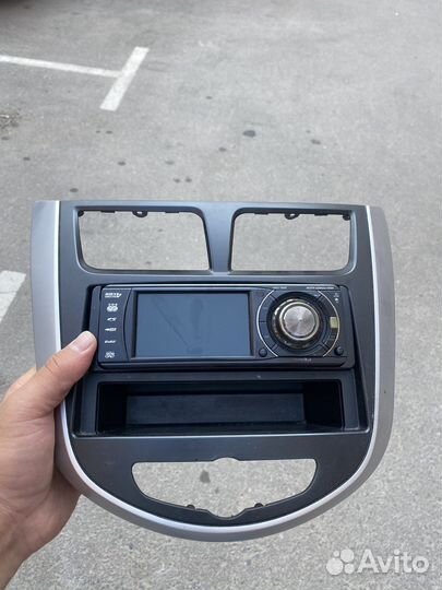 Магнитола +рамка hyundai solaris 2012 год