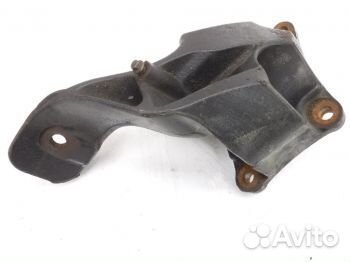 Кронштейн двигателя