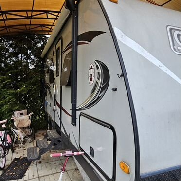 Прицеп-дача Coleman Caravan, 2013