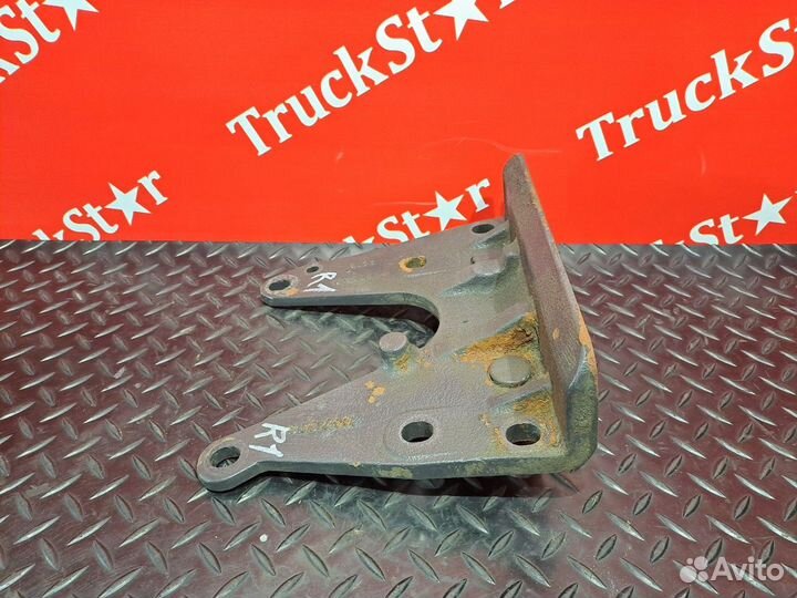 Кронштейн передней пневморессоры