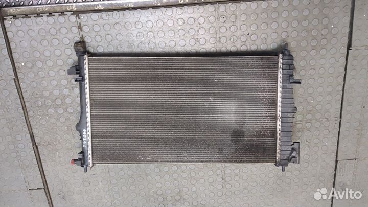 Радиатор охлаждения двигателя Opel Insignia, 2010