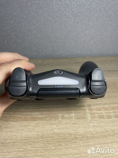 Джойстик для PS4 черный