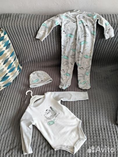 Боди, слипы и шапочка