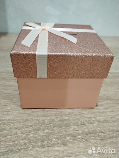 Коробка подарочная