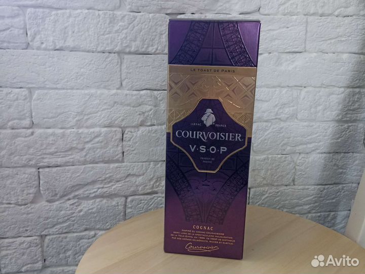 Пустая коробка Courvoisier vsop