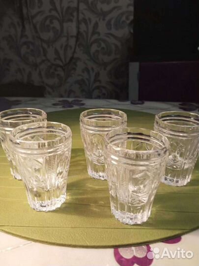 Хрустальные стопки и кружки