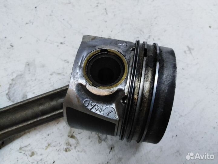 Поршень с шатуном Ауди Bora A4