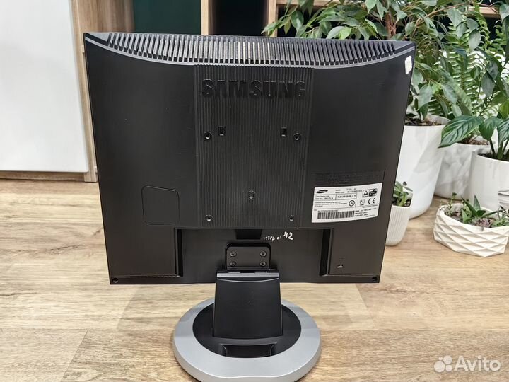 Монитор Samsung 710N на запчасти