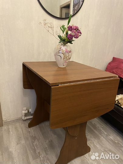 Кухонный стол