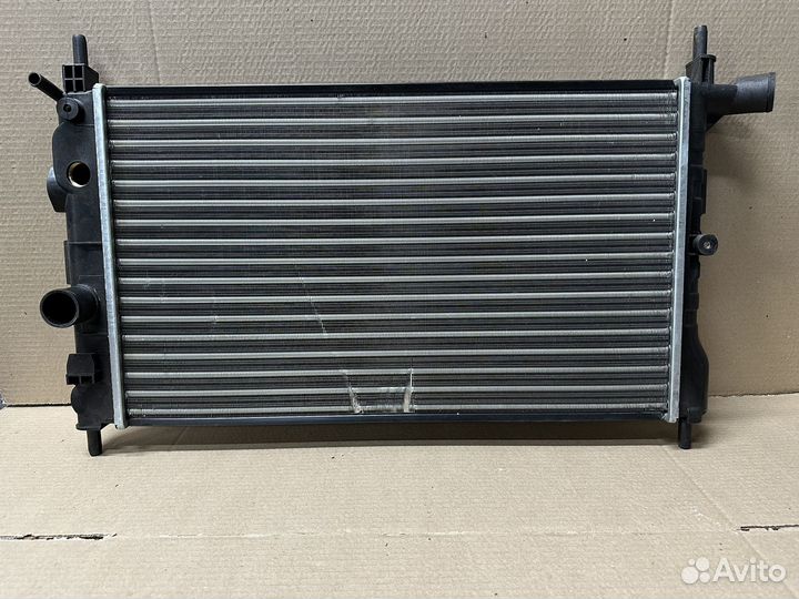 Радиатор охлаждения Opel Kadett