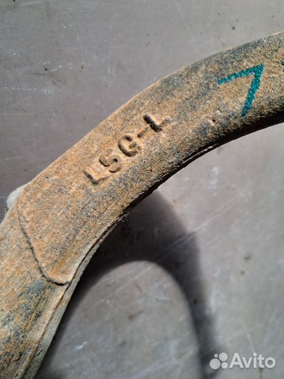 Поворотный кулак задний левый Honda Inspire