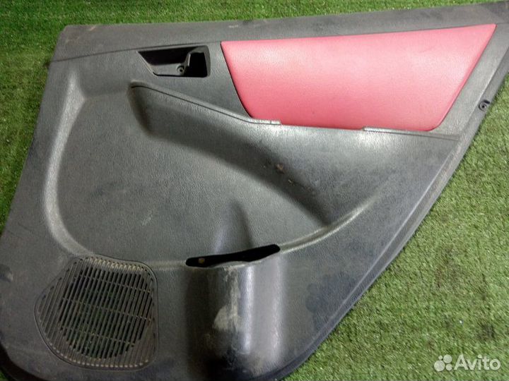 Обшивка боковой двери задняя правая Geely Mk Cross