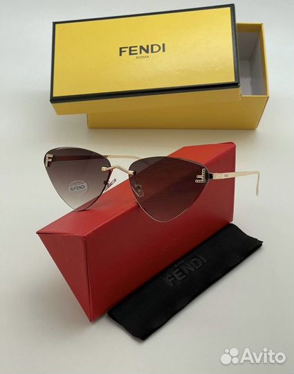 Солнцезащитные очки Fendi