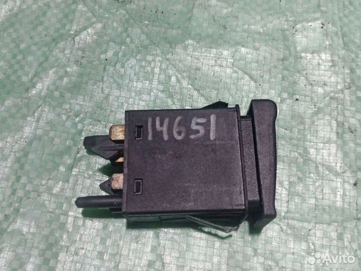 Кнопка подогрева стекла задняя Audi 80 B3