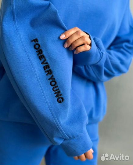 Костюм женский новый 44-48