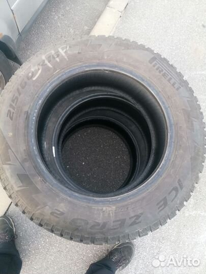 Pirelli Ice Zero 2 215/60 R16 99T