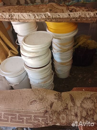 Пластиковые емкости из под мёда