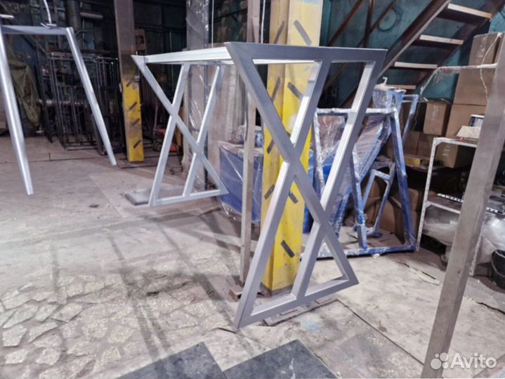 Подстолье из металла