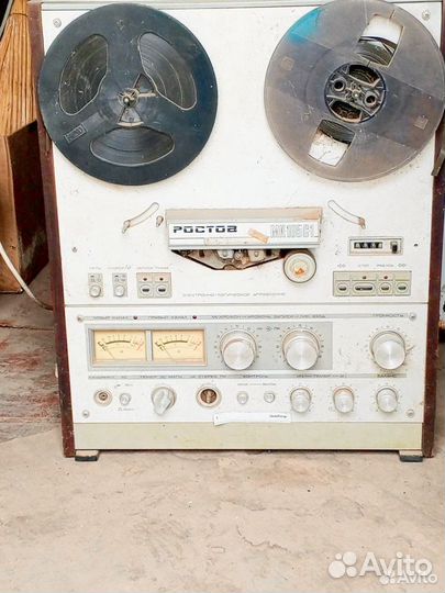 Стереомагнитофон катушечный