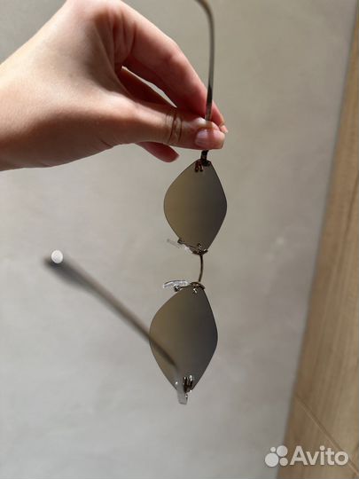 Солнечные очки женские fendi