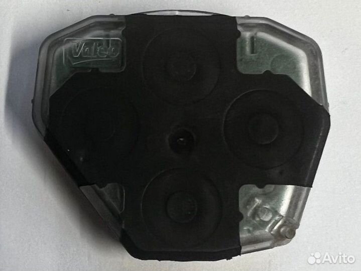 Передатчик (пульт) центрального замка Toyota Auris