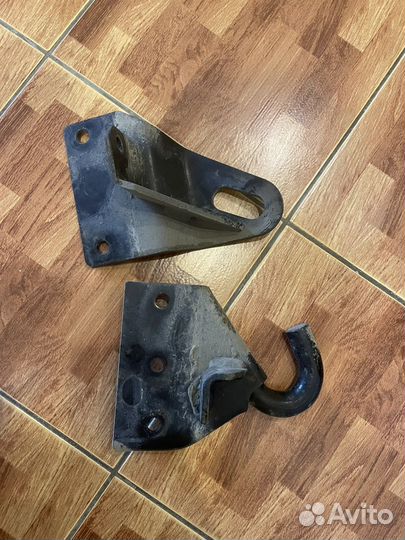 Буксировочная проушина