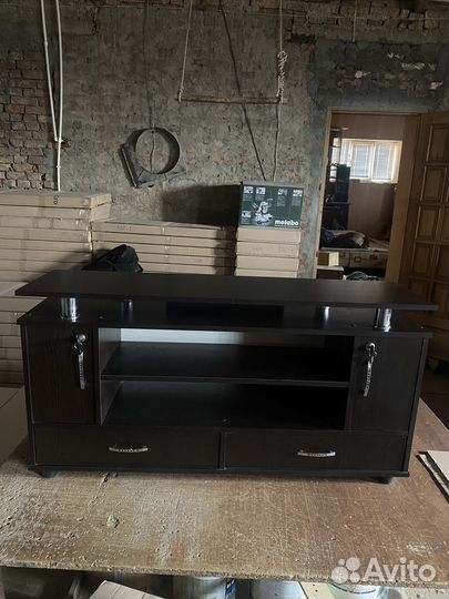 Подставка под телевизор