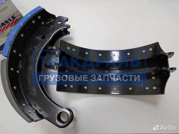 Комлпект тормозные колодки и накладки LS403