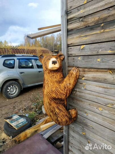 Медведь из дерева