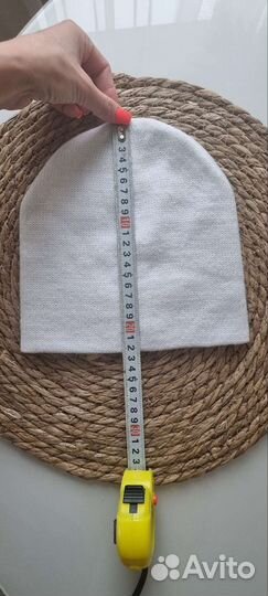 Шапка женская белая весна/осень с серебр. нитью