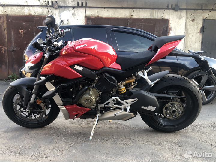 Ducati StreetFighter V4